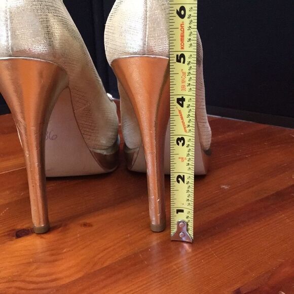 Calvin Klein Gold Arielle 5” Heels Size 7 - Picture 6 of 12
